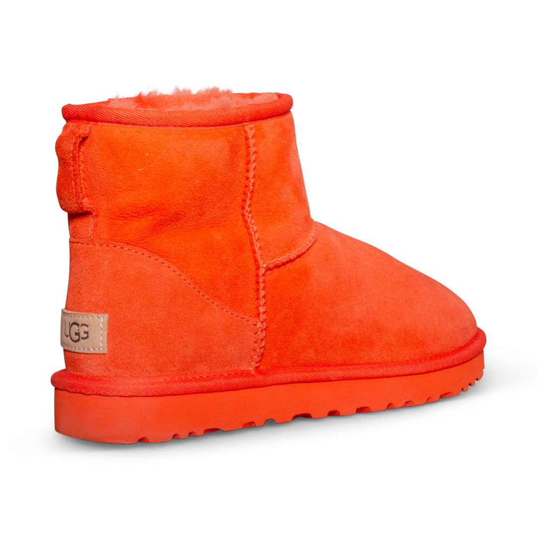 Selling red uggs small minor damages small stains wore couple times Any way to make these Uggs all one color again? : r/lifehacks main image 4
