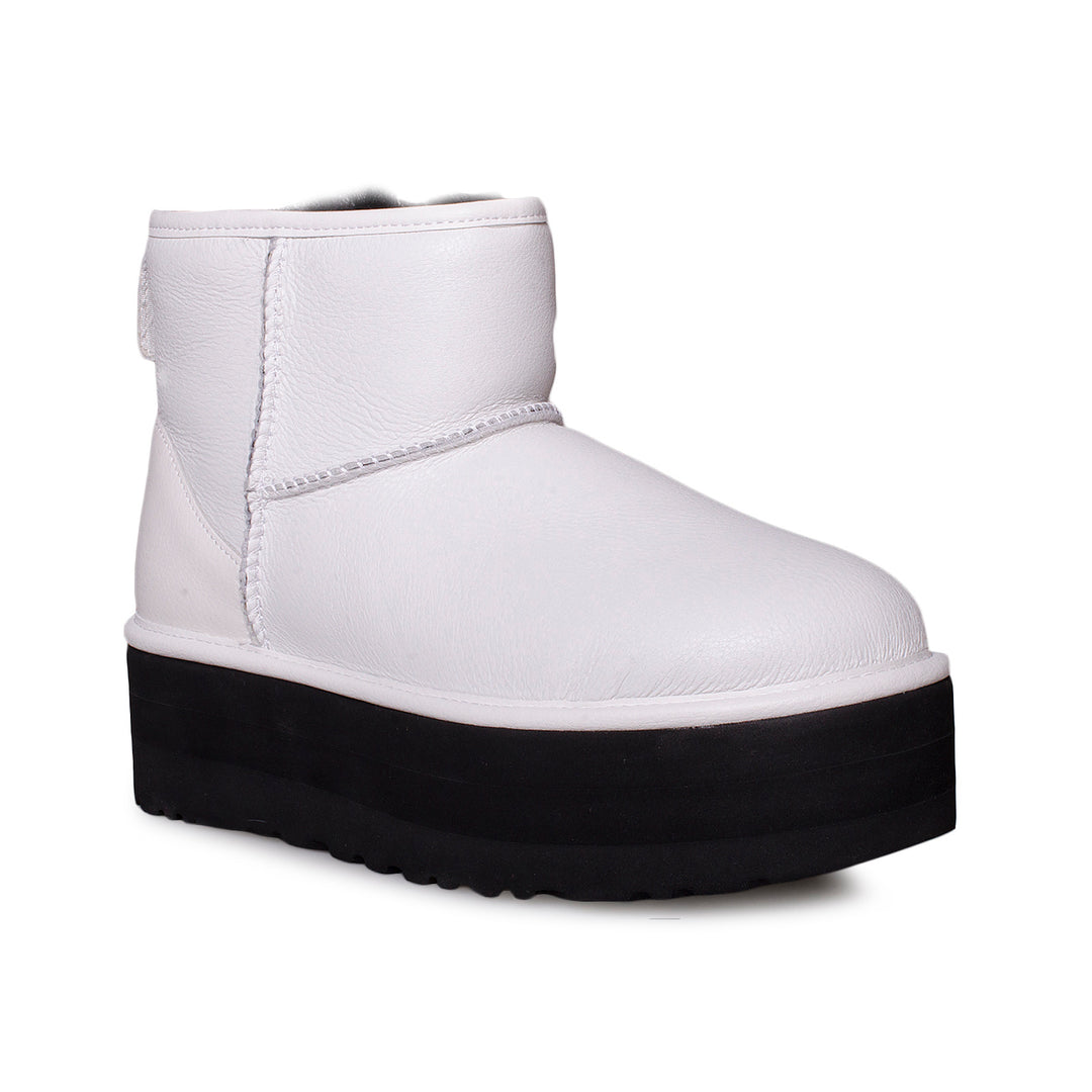 美品　UGG Classic Mini Platform ブーツ 8 ホワイト UGG Classic Mini Platform Ultra Matte White Boots - Women's